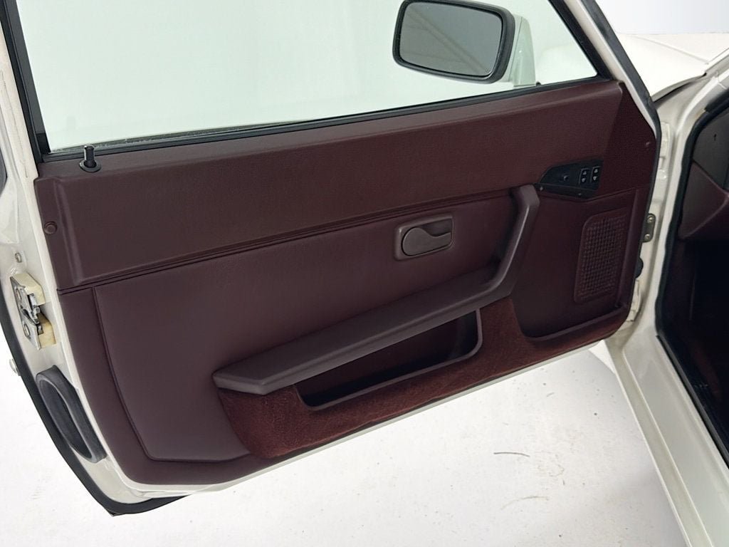 Used 1987 White Porsche  image 14