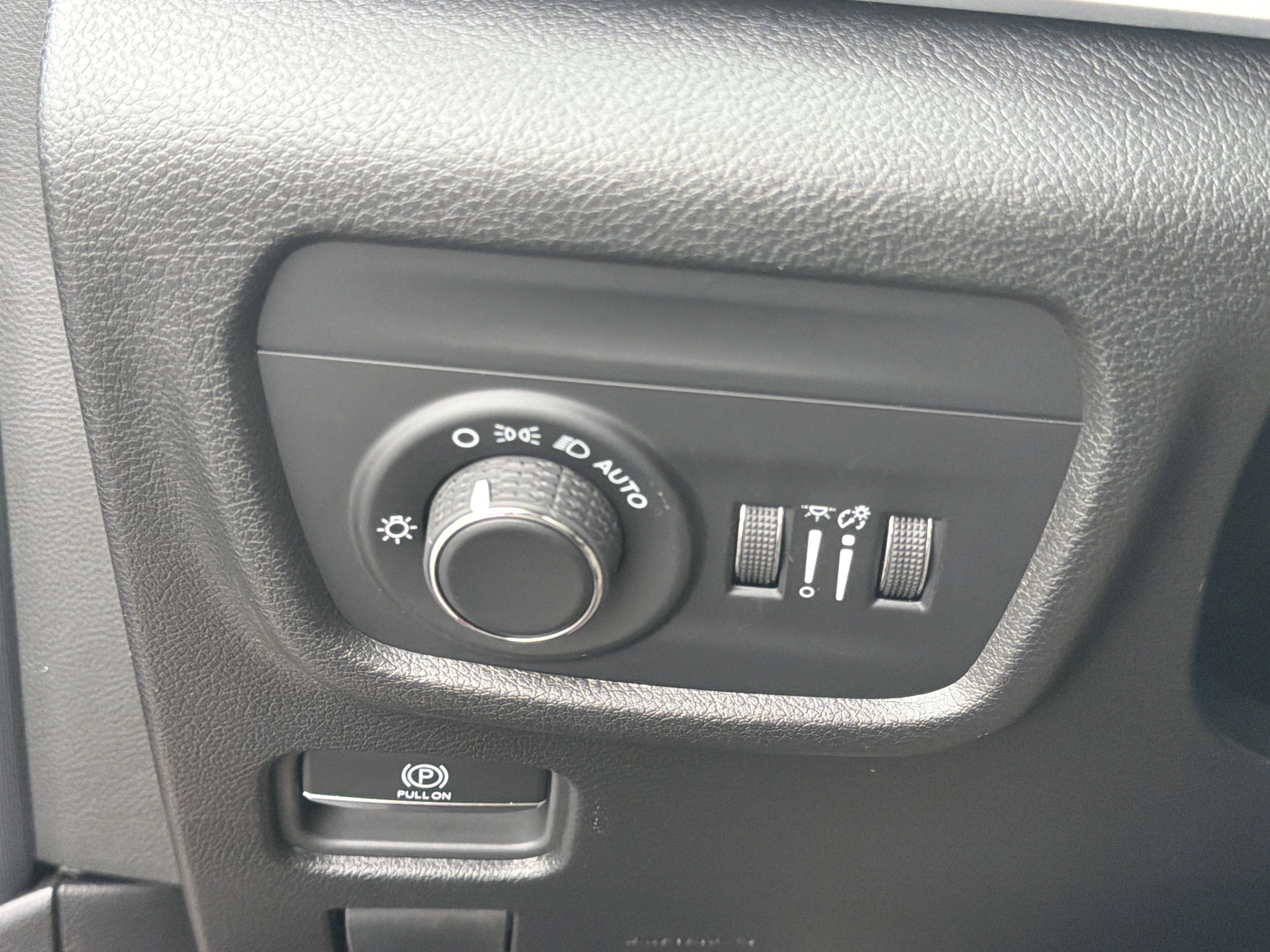 New 2026 Velvet Red Pearlcoat Jeep Laredo Altitude image 38