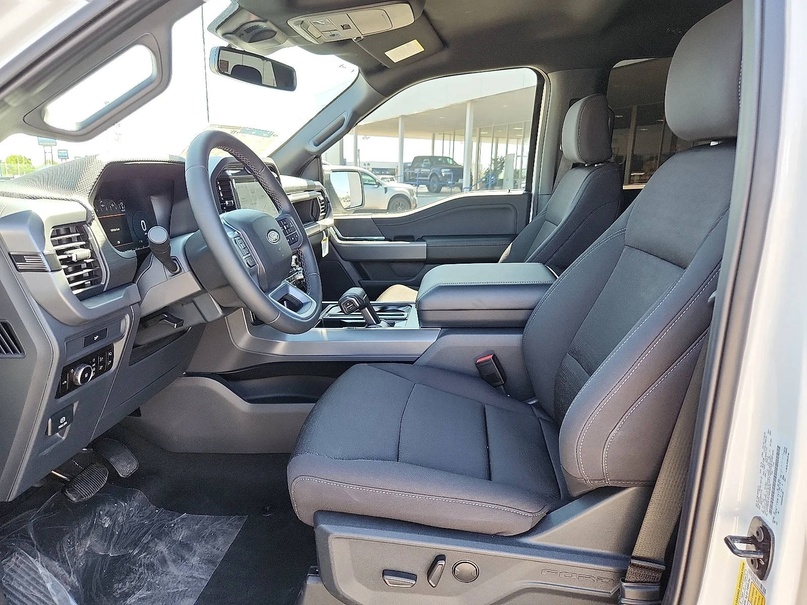 New 2026 Oxford White Ford XLT image 11