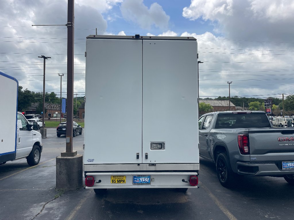 Used 2023 Oxford White Ford Base image 5