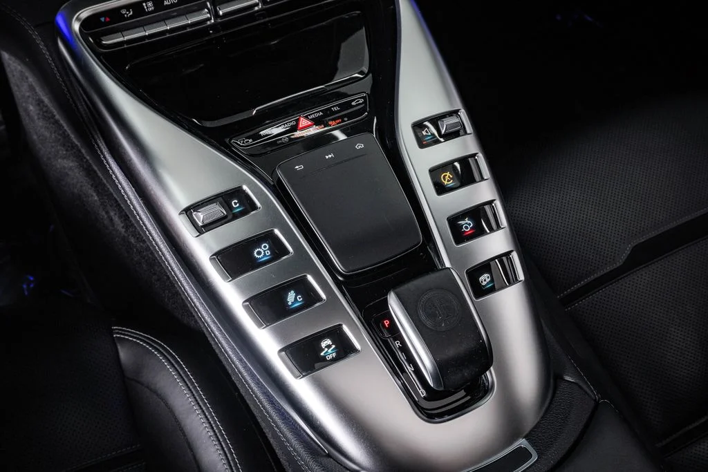 Used 2019 Obsidian Black Metallic Mercedes-Benz C4 image 26
