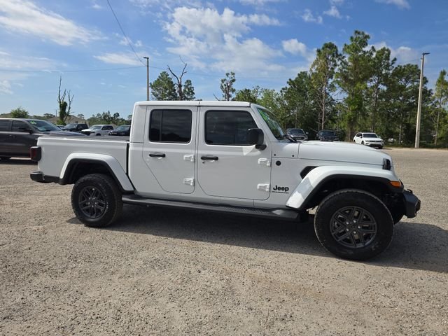 New 2026 Bright White Clear-Coat Exterior Paint Jeep Sport S image 2