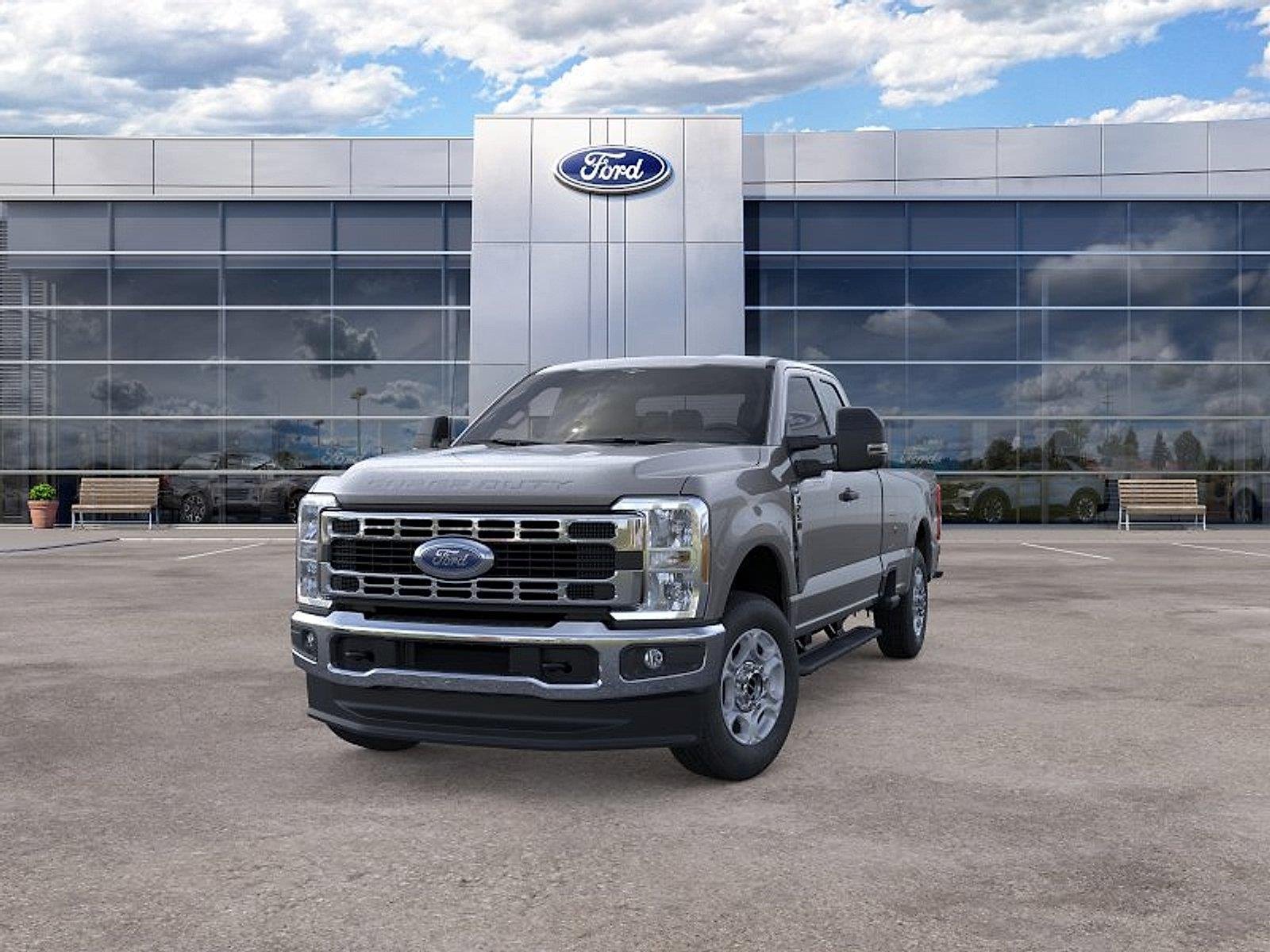New 2026 Carbonized Gray Metallic Ford XLT image 2