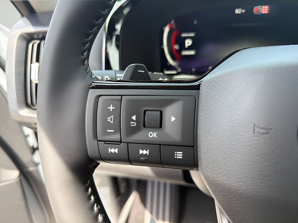 New 2026 White Nissan SL image 30