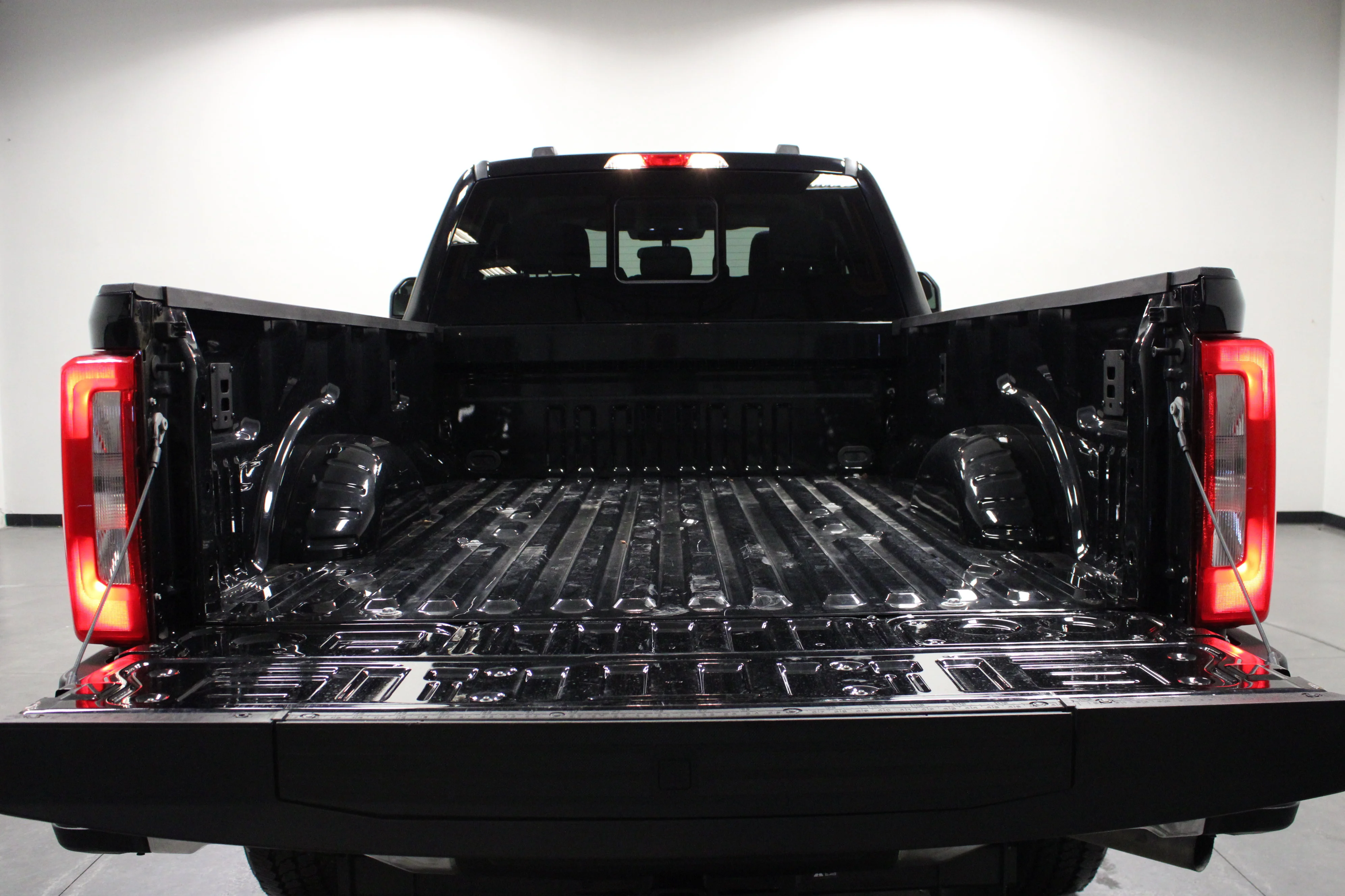 Used 2025 Black Metallic Ford XLT image 14
