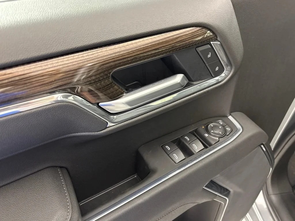 New 2026 Sterling Gray Metallic Chevrolet LT (2FL) image 30