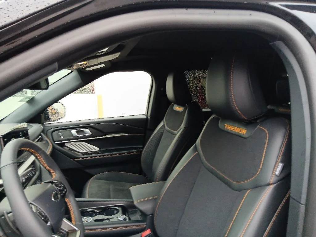 Used 2026 Agate Black Metallic Ford Tremor image 33