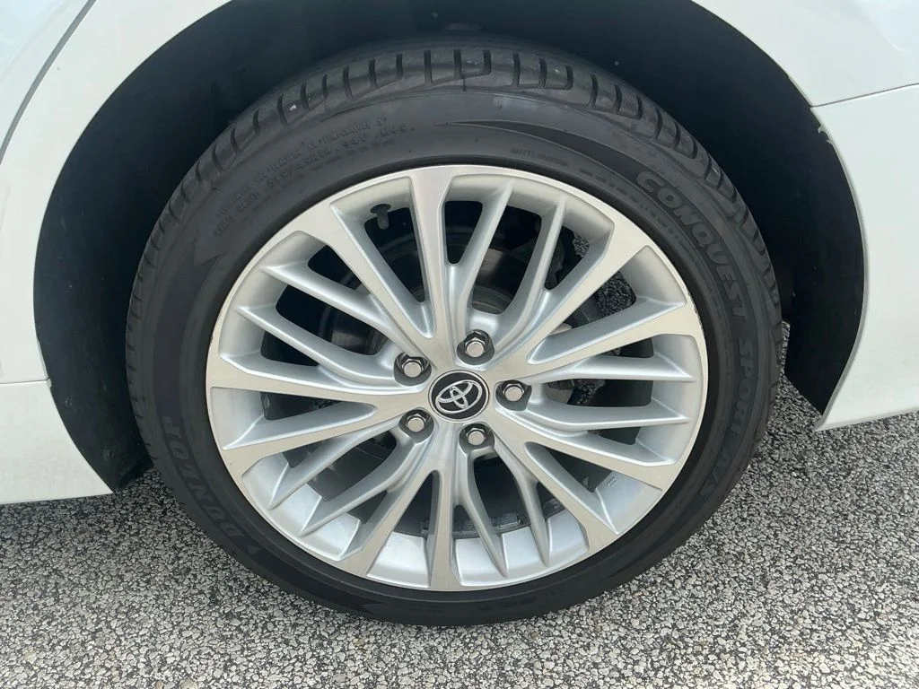 Used 2020 Beige Toyota XLE image 26