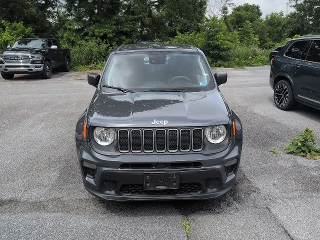 Used 2023 Gray Jeep Latitude image 2