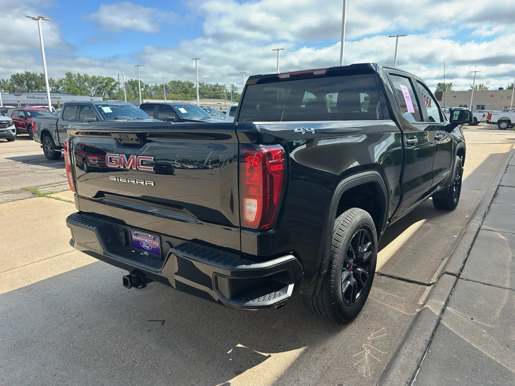 Used 2024 Onyx Black GMC Pro image 10