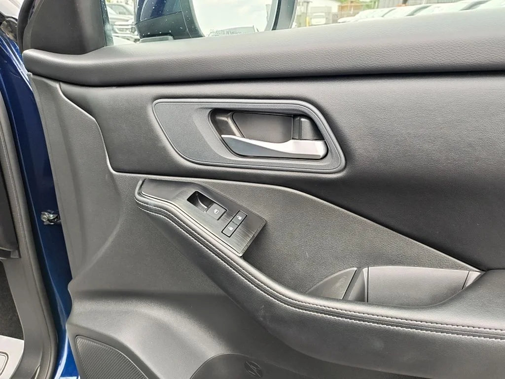 Used 2025 Blue Nissan SV image 38