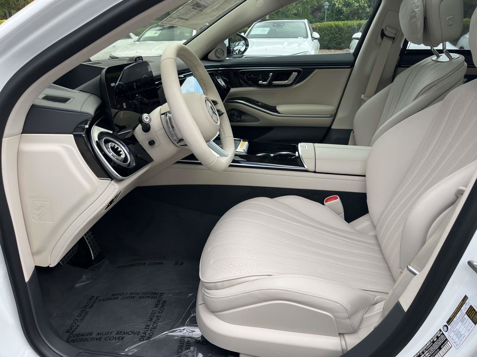 New 2027 MANUFAKTUR Moonlight White Metallic Mercedes-Benz S 500 4MATIC® Sedan image 33