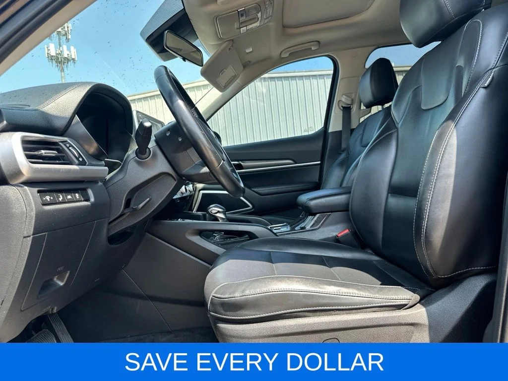 Used 2021 Black Kia S image 8