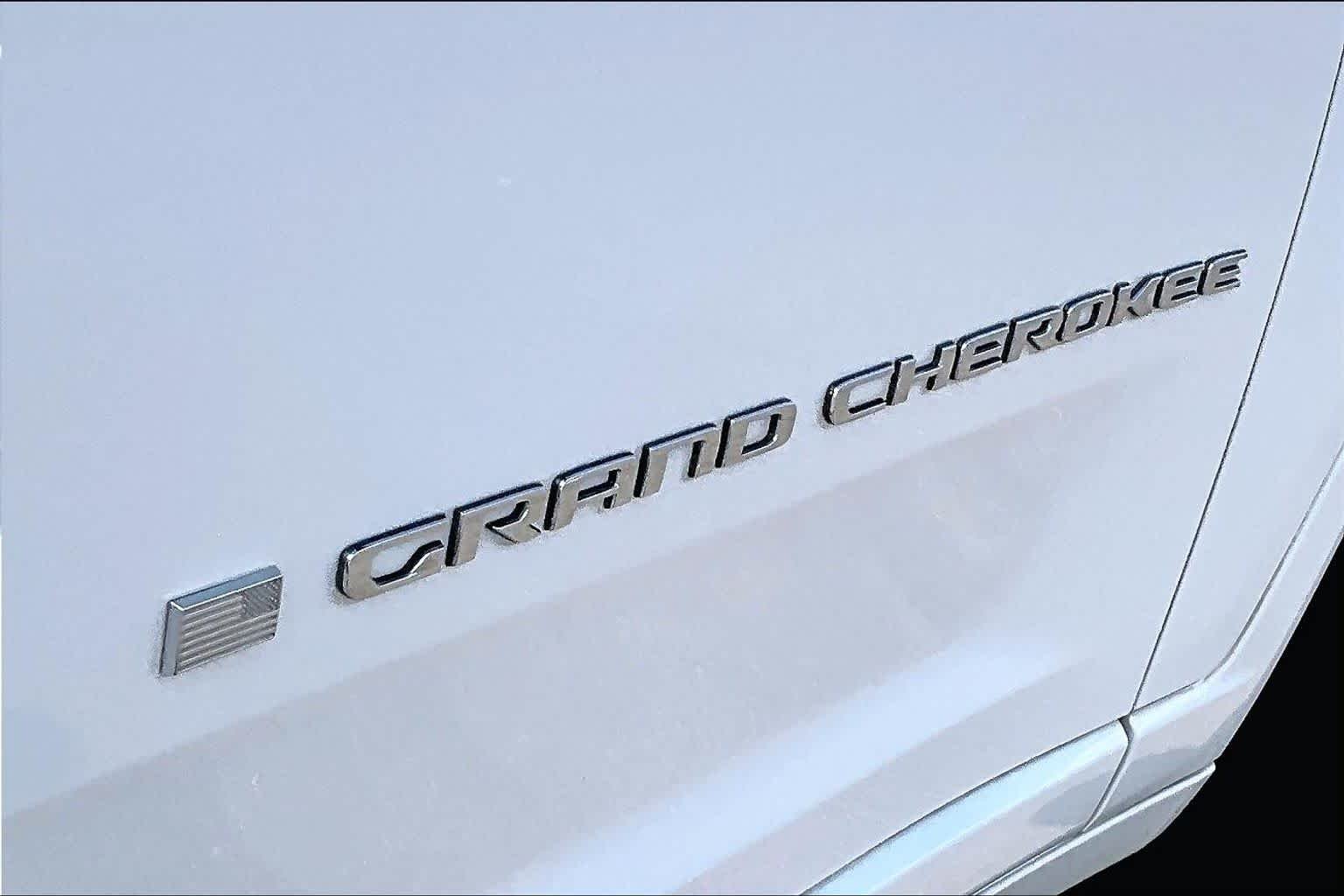 Used 2023 Bright White Clearcoat Jeep Overland image 10
