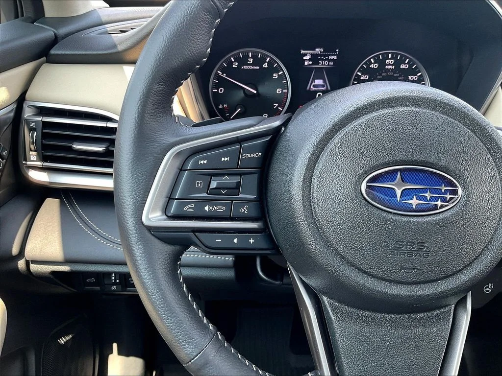 Used 2025 Crystal White Pearl Subaru Limited image 32