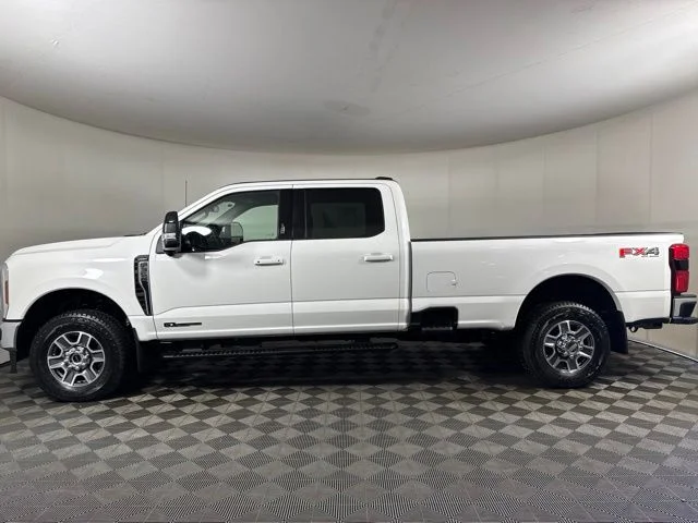 New 2026 Star White Metallic Tri-Coat Ford Lariat image 7