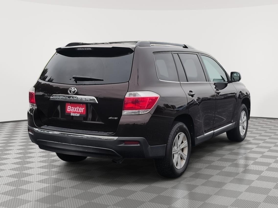 Used 2011 Sizzling Crimson Mica Toyota Base image 20
