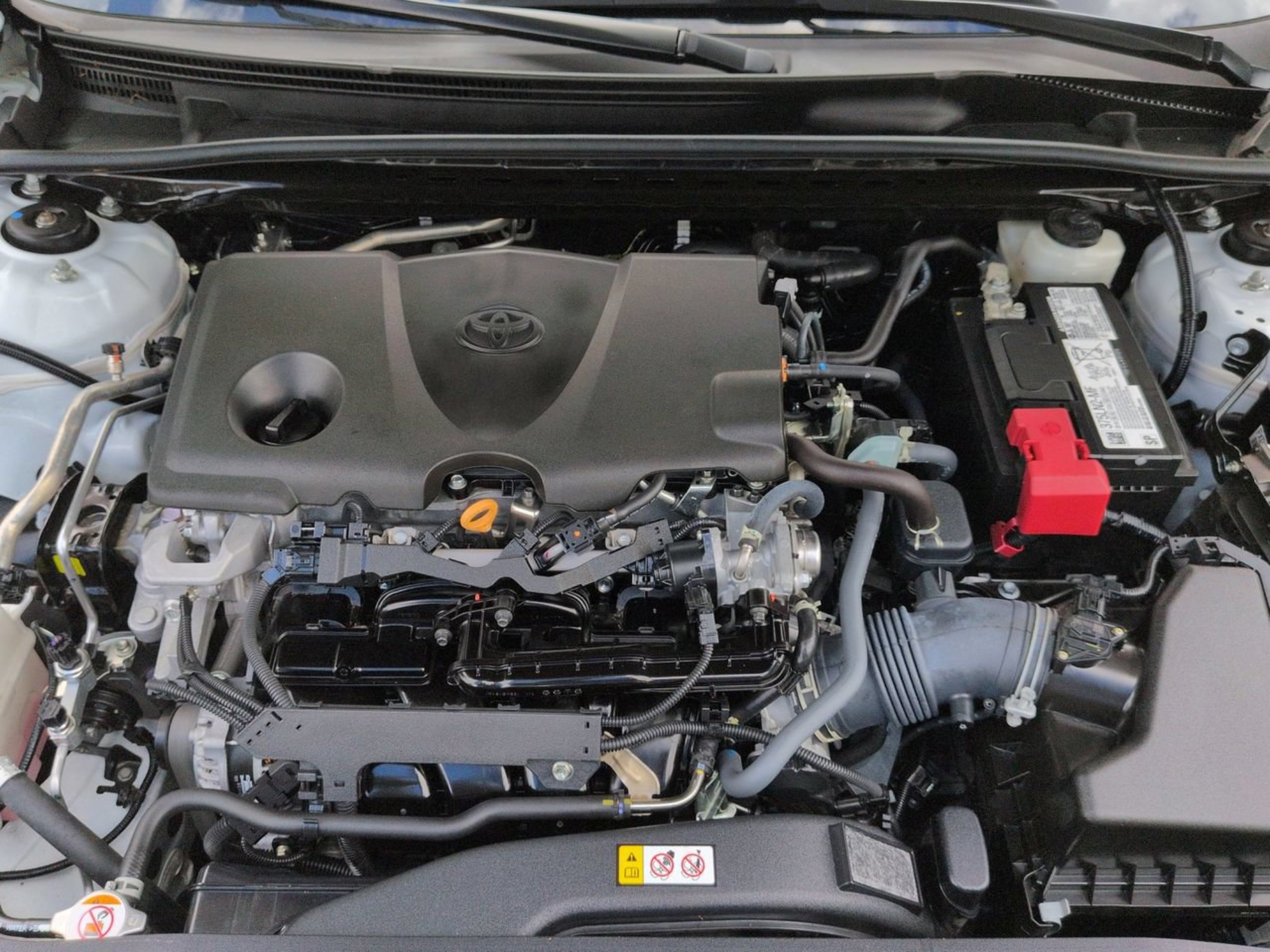 Used 2024 Ice Toyota SE image 14