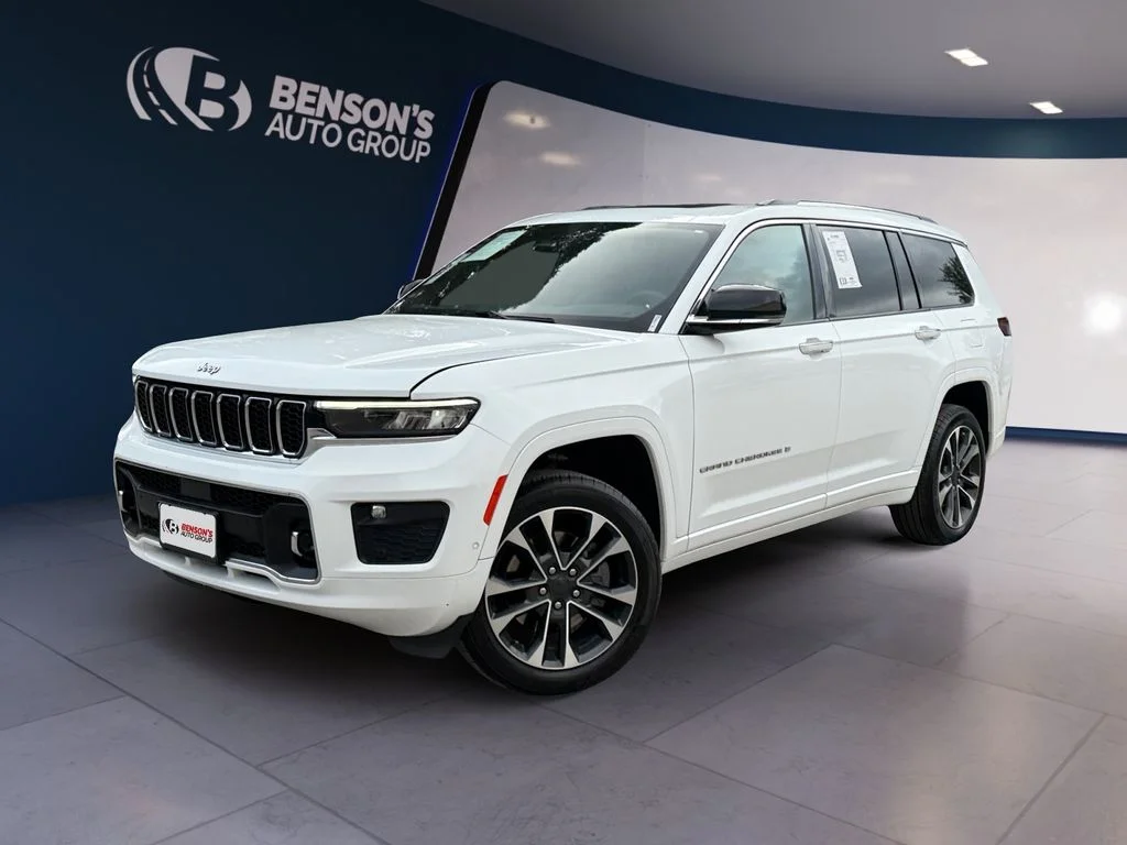 Used 2023 White Jeep Overland image 1