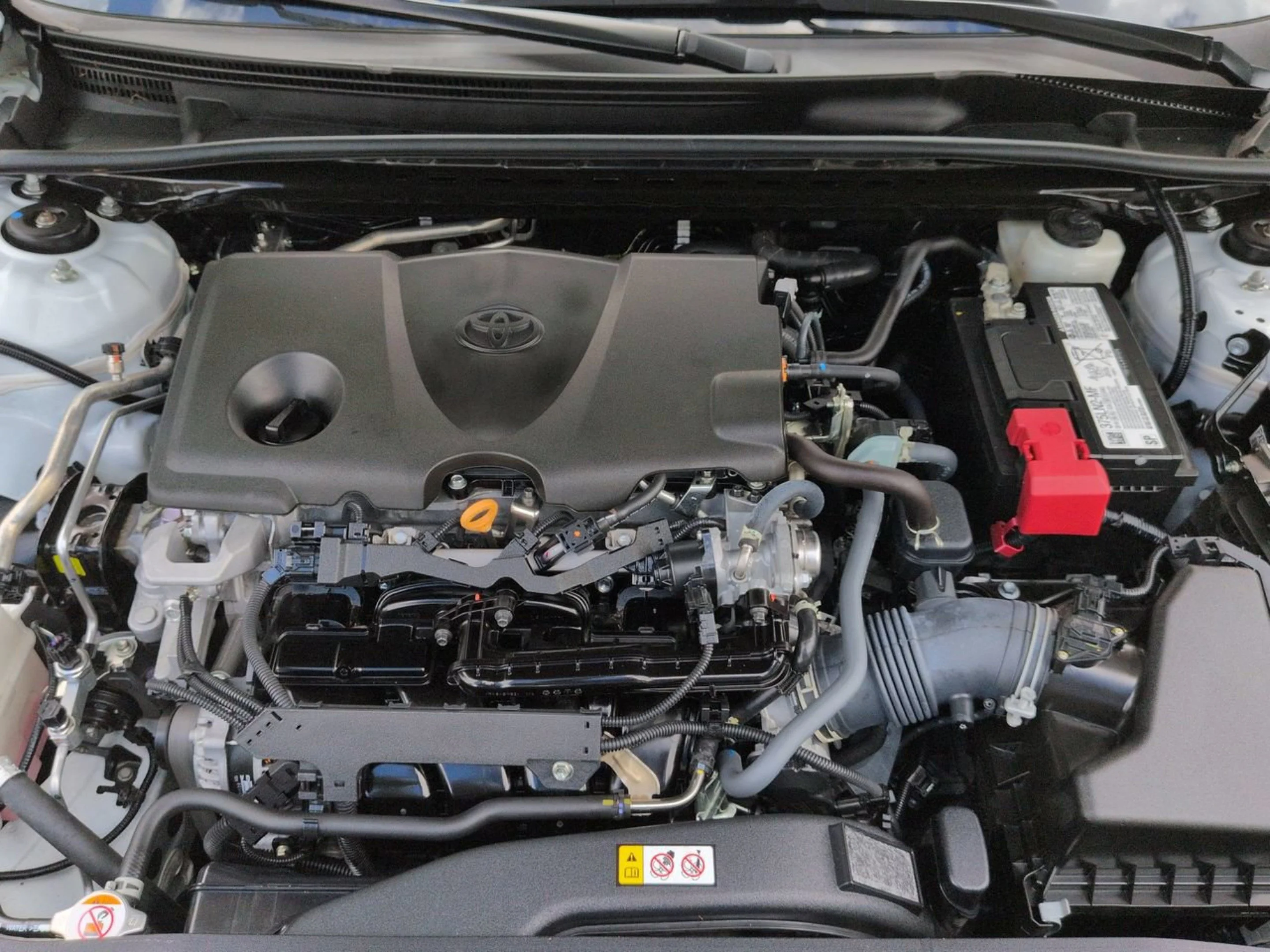 Used 2024 Ice Toyota SE image 14