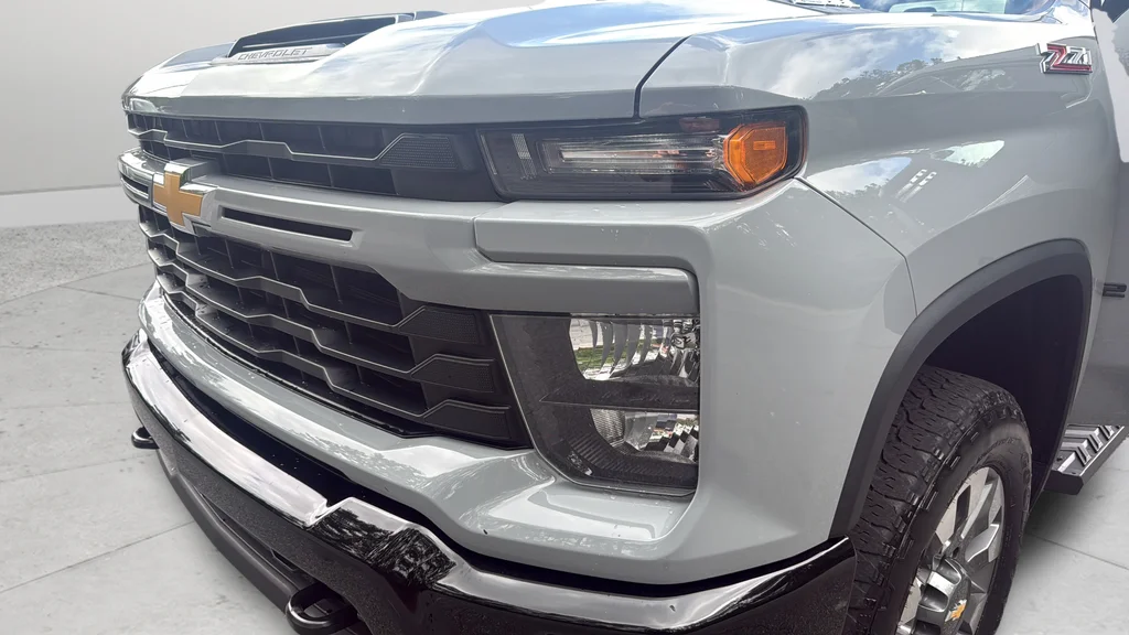 Used 2024 Gray Chevrolet Custom image 32