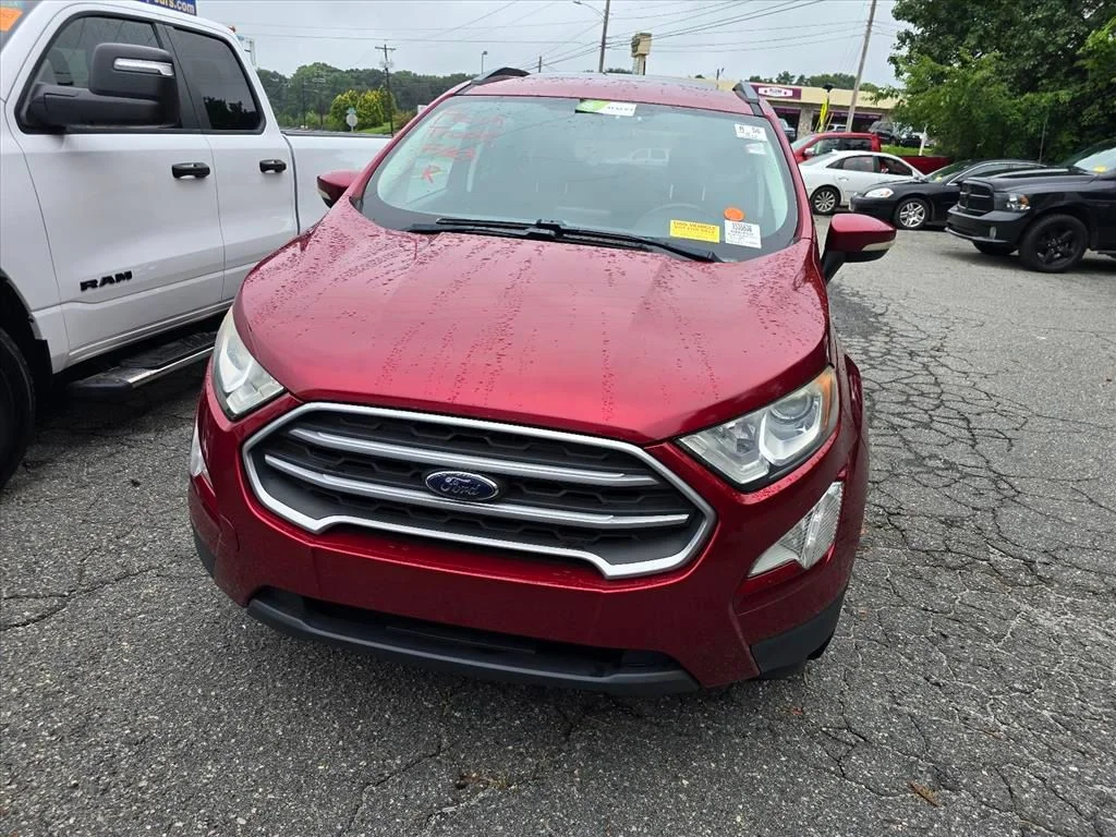 Used 2019 Red Ford SE image 8
