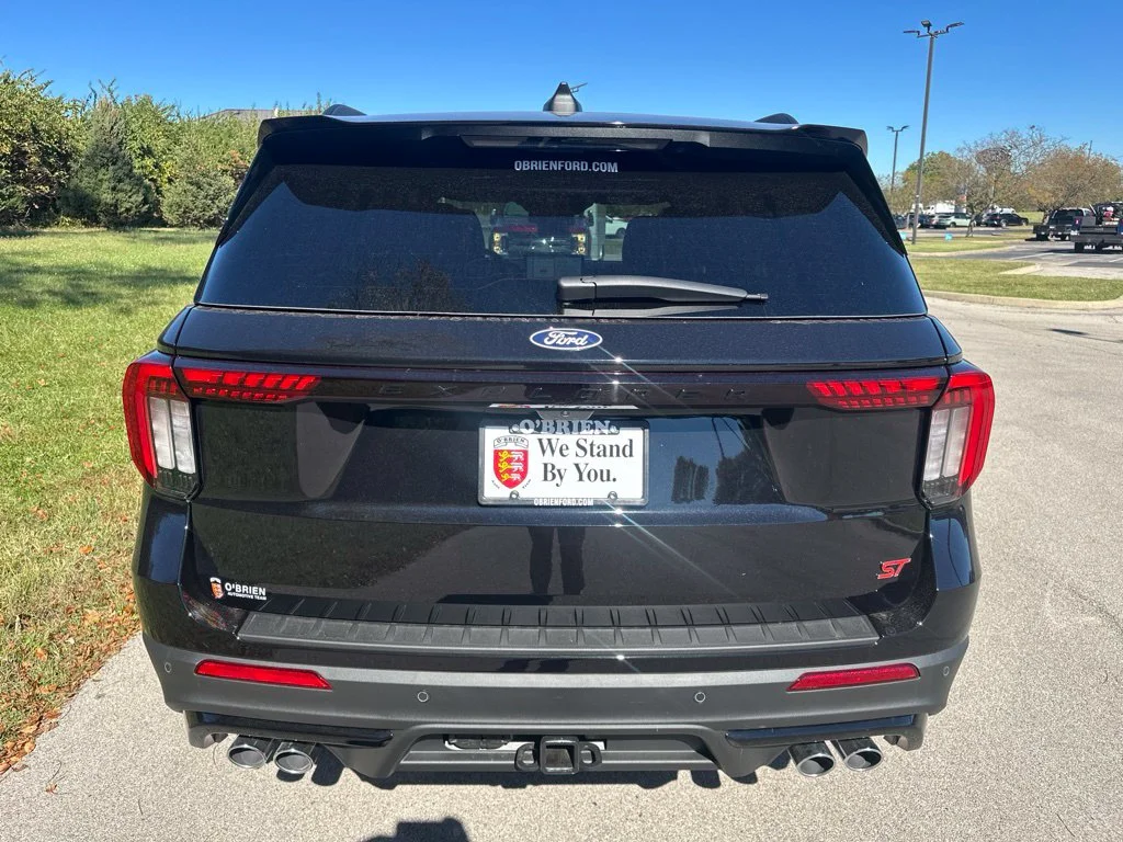 New 2027 Agate Black Metallic Ford ST image 6