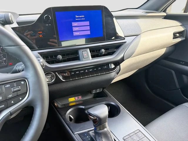 Used 2023 White Pearl Lexus UX 250h Premium image 27