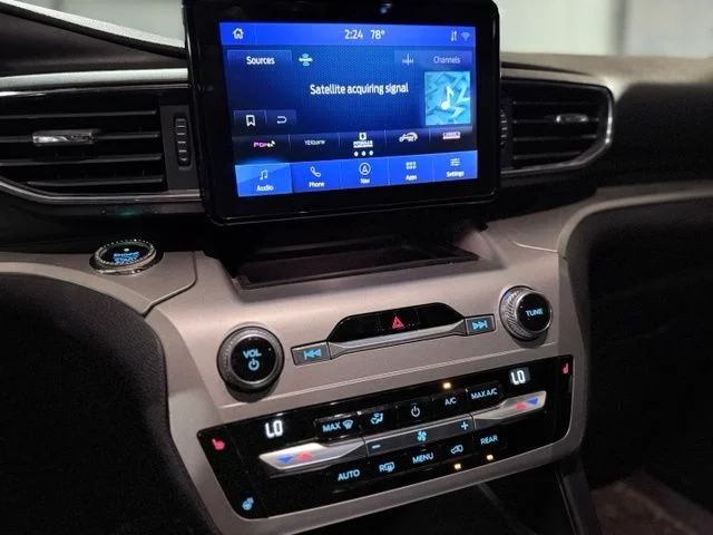 Used 2021 Gray Ford XLT image 21