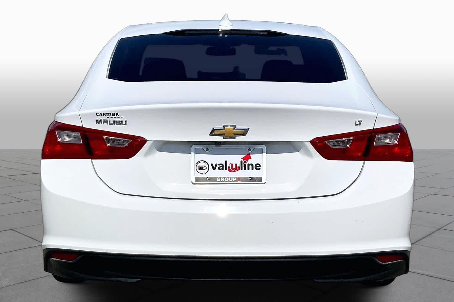 Used 2017 Summit White Chevrolet LT image 5