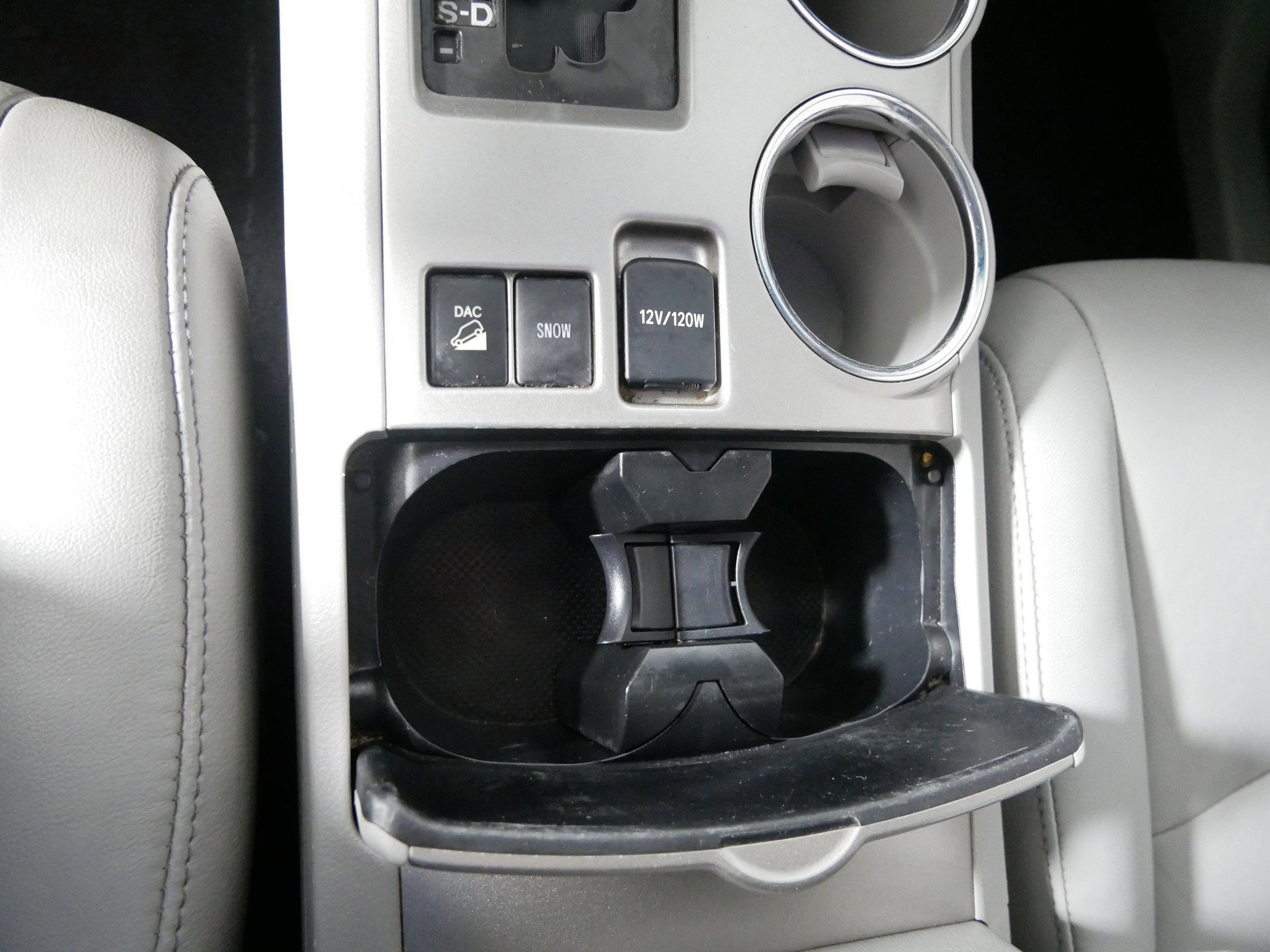 Used 2012 Blizzard Pearl Toyota SE image 29