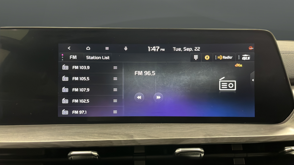 Used 2025 Glacial White Pearl Kia SX X-Line image 37