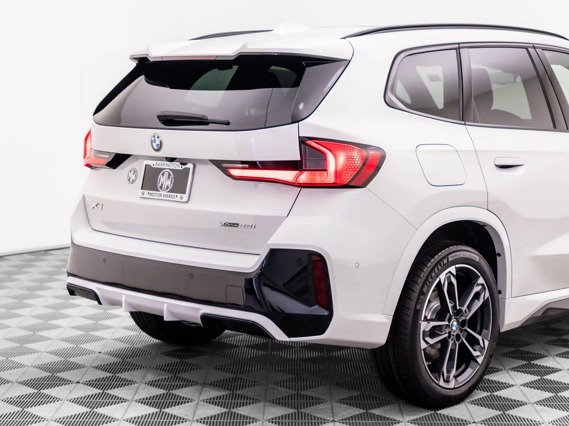 New 2026 White BMW xDrive28i image 38