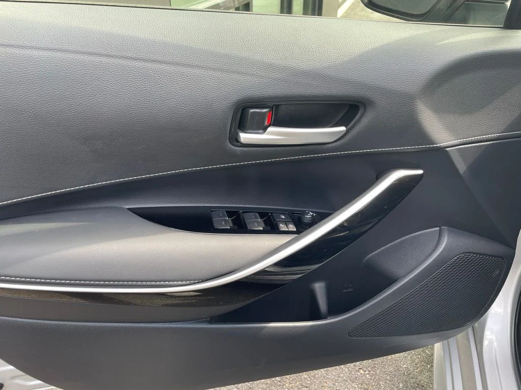 2023 Toyota Corolla Hatchback XSE - Photo 12