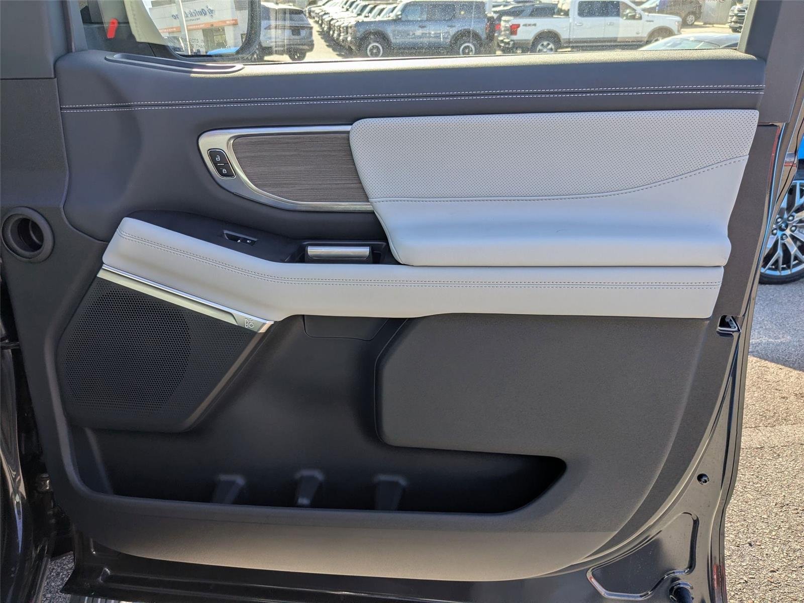 New 2025 Dark Matter Gray Metallic Ford Platinum® MAX image 33