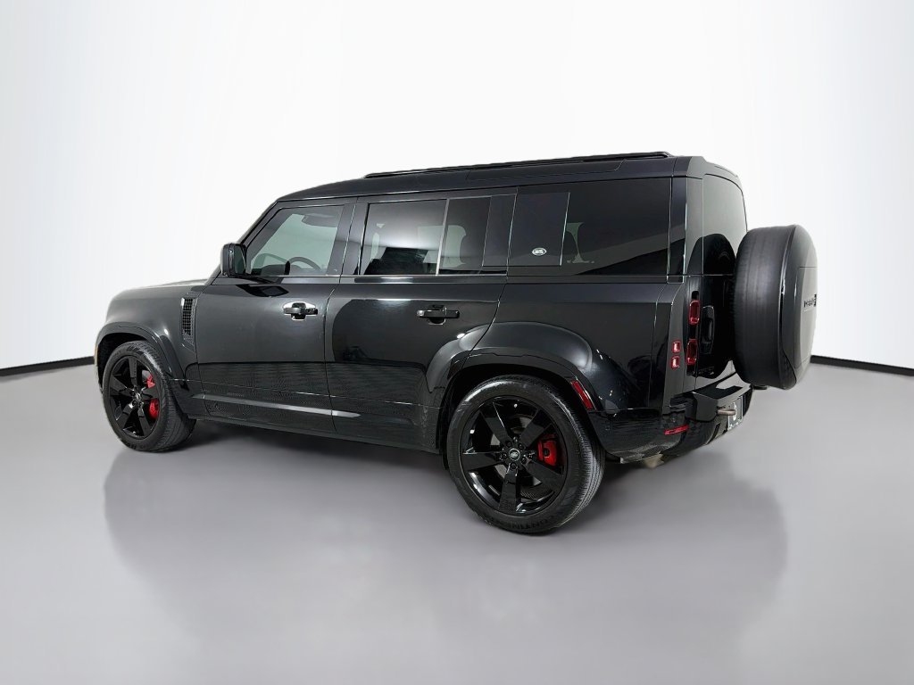 Certified Used 2023 Black Land Rover X-Dynamic SE image 7