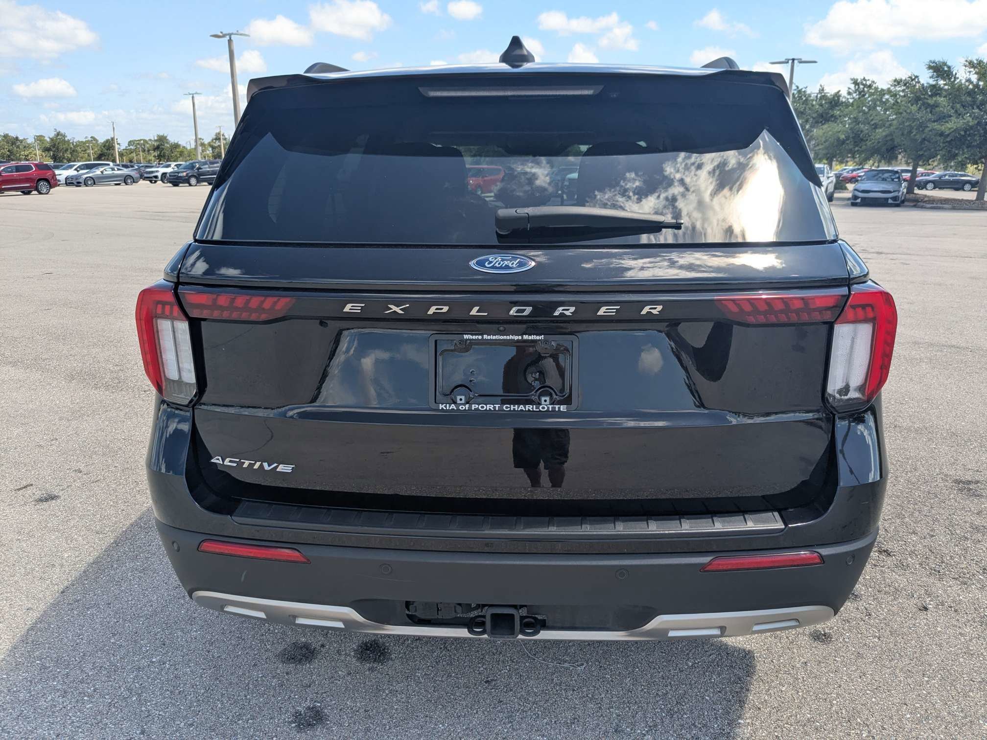 Used 2025 Agate Black Metallic Ford Active image 6