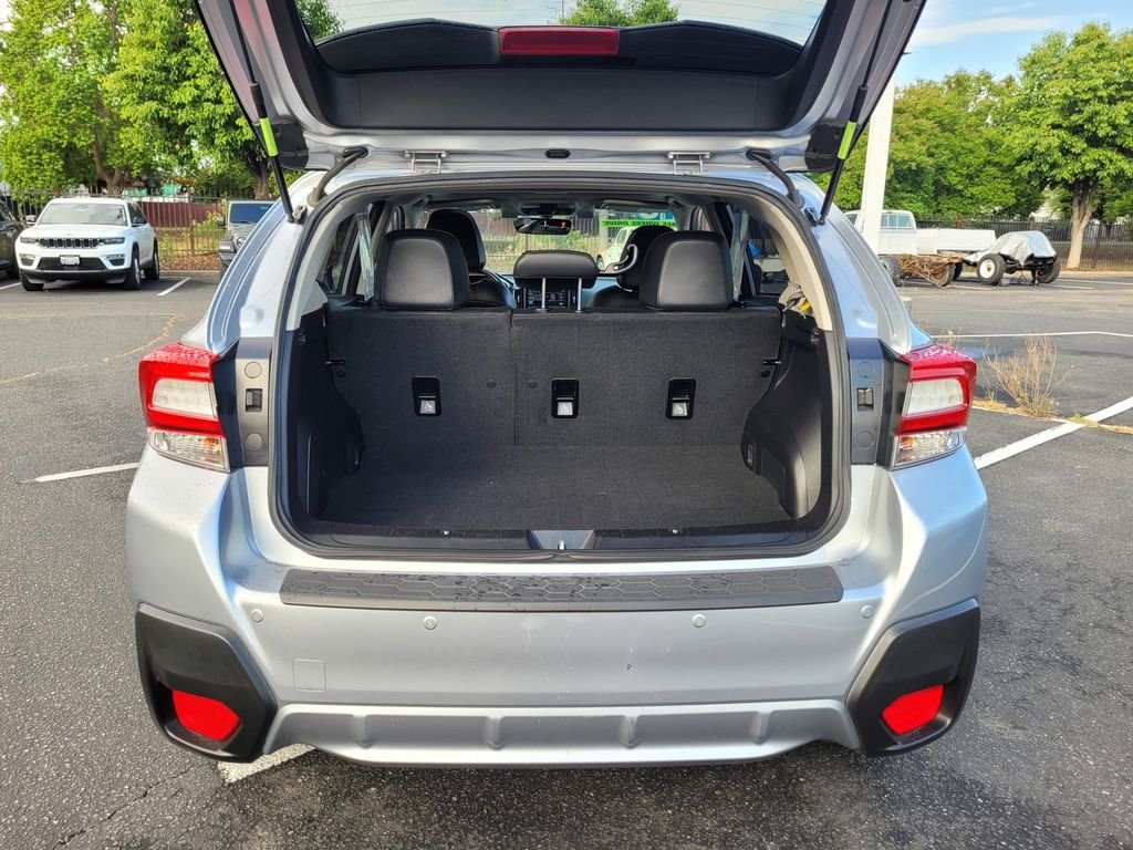 Used 2018 Silver Subaru 2.0i Limited image 27