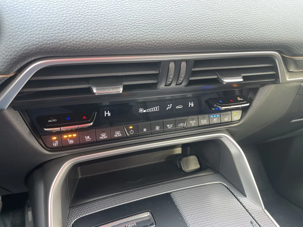 2026 Mazda CX-90 Premium Package - Photo 11