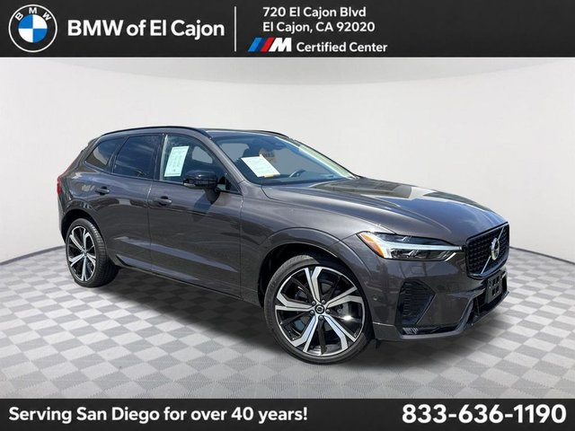 2023 Volvo XC60 B5 Ultimate Dark Theme