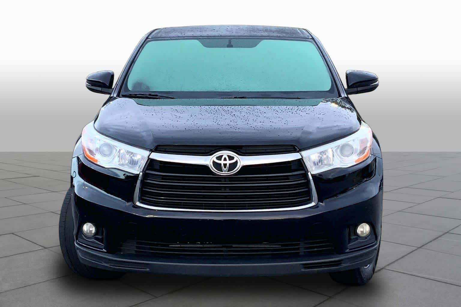 Used 2014 Attitude Black Metallic Toyota LE Plus image 4