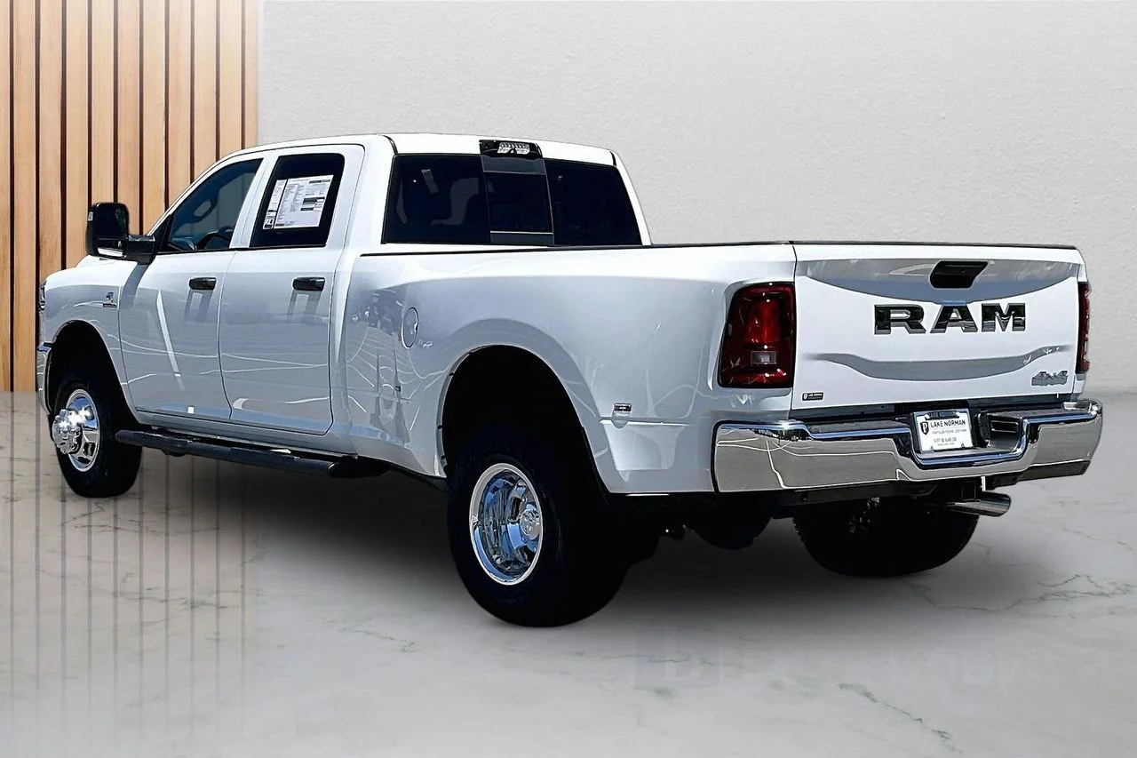 New 2026 Bright White Clear-Coat Exterior Paint RAM Tradesman image 7