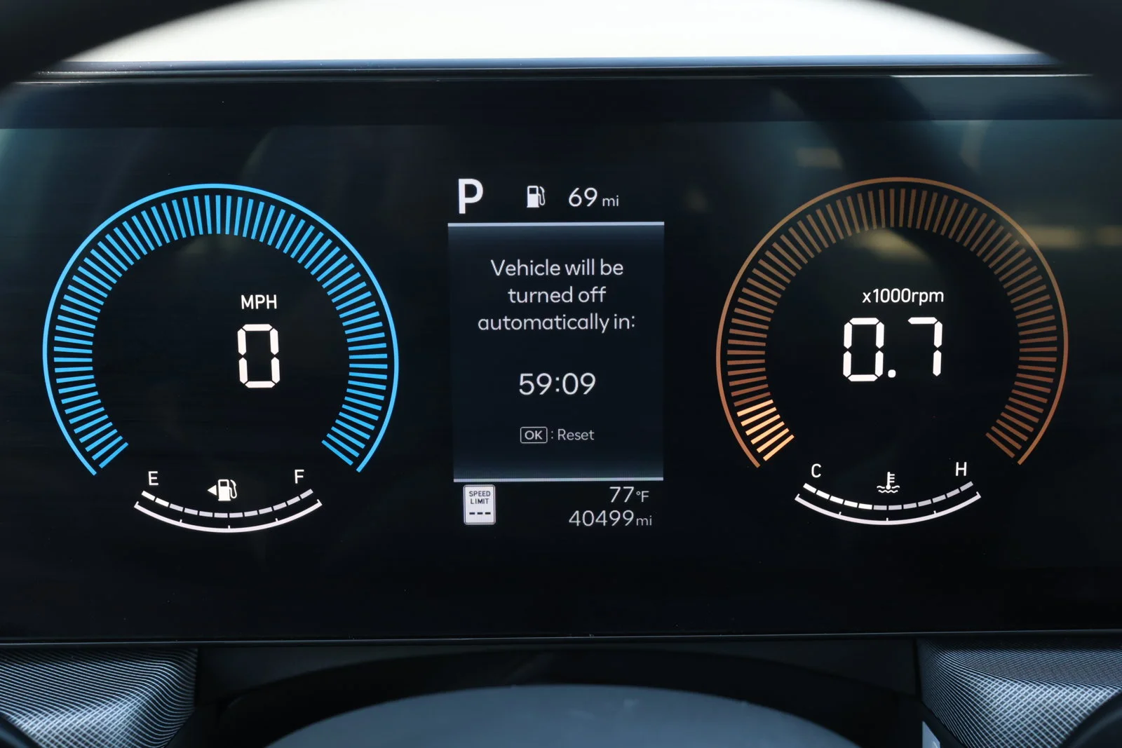 Used 2025 White Hyundai SEL image 18