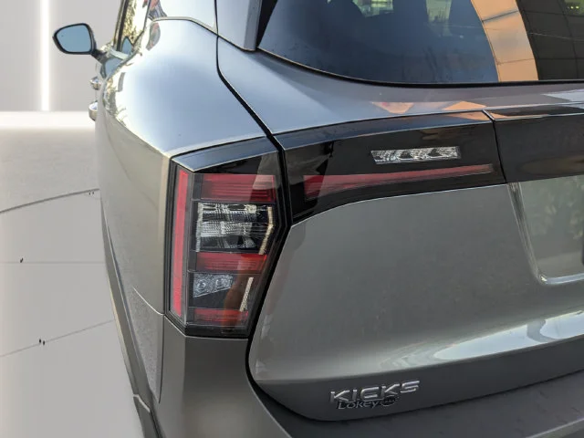 Certified Used 2026 Gray Nissan SR image 7