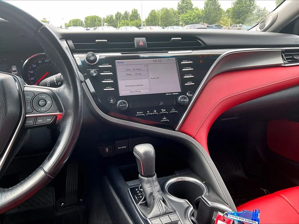 Used 2018 Black Toyota XSE V6 image 18