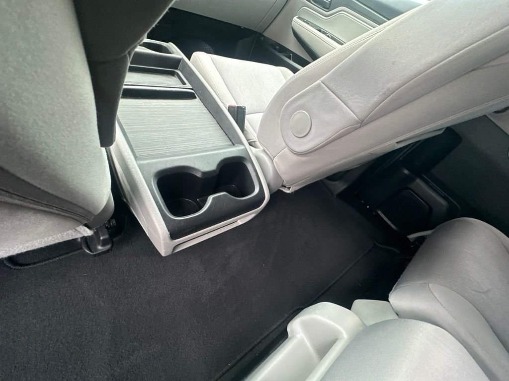 Used 2018  Honda EX image 26