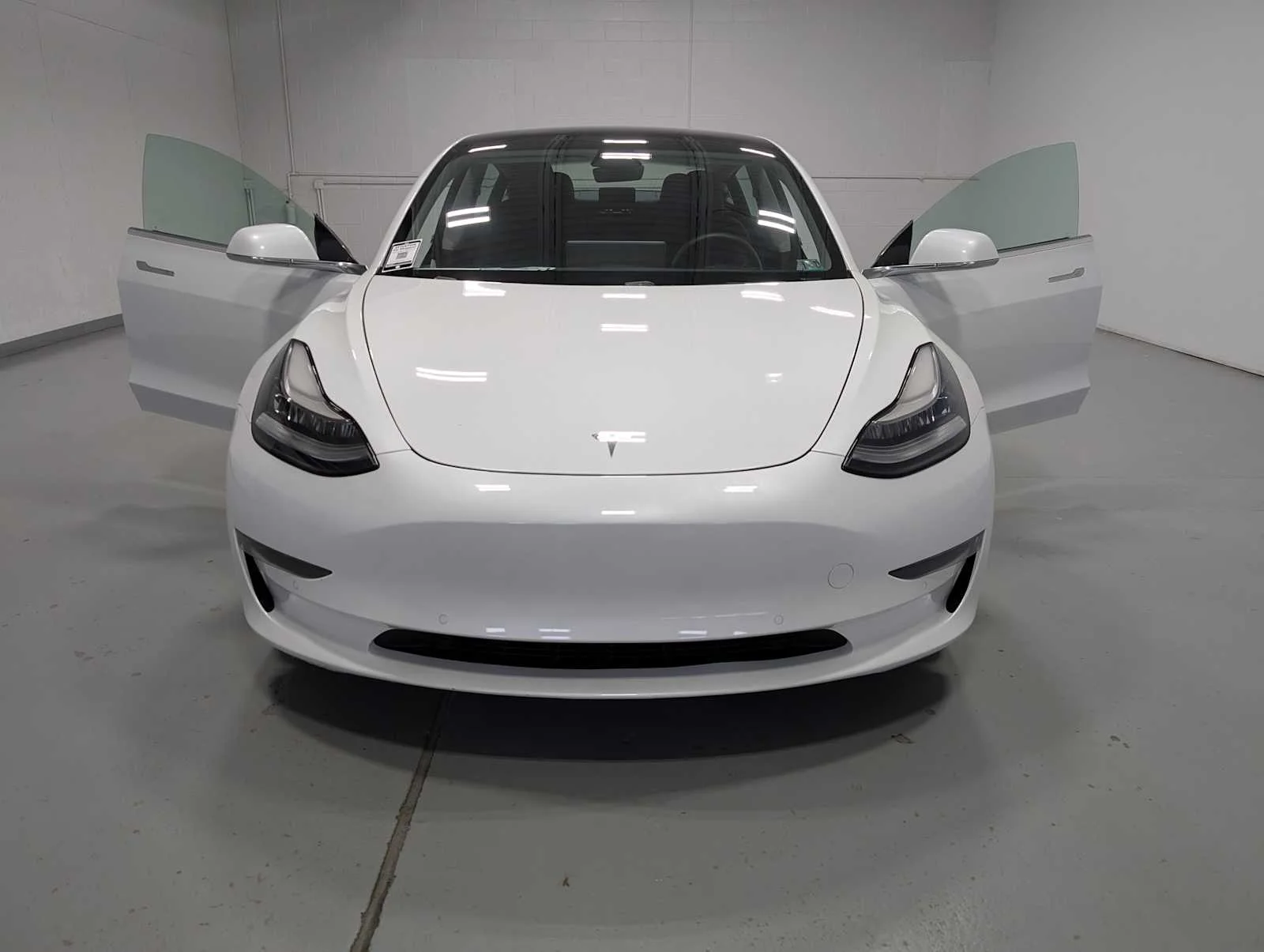 Used 2020 Pearl White Multi-Coat Tesla Standard Range Plus image 15
