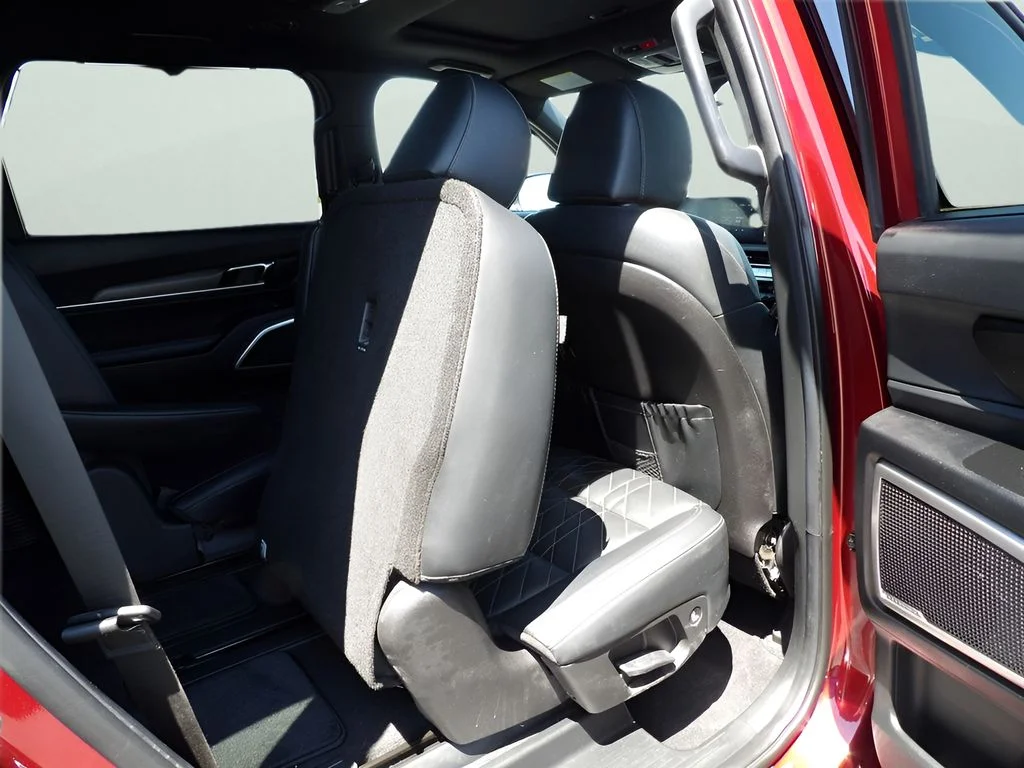 Used 2024 Dawning Red Kia EX X-Line image 51
