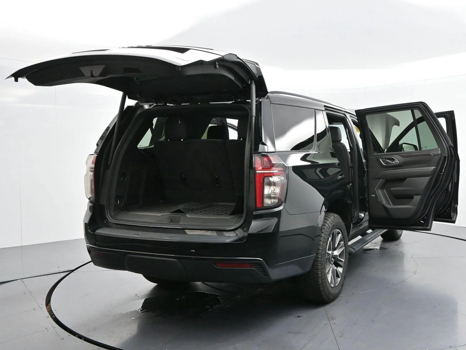 Used 2024 Black Chevrolet Z71 image 50