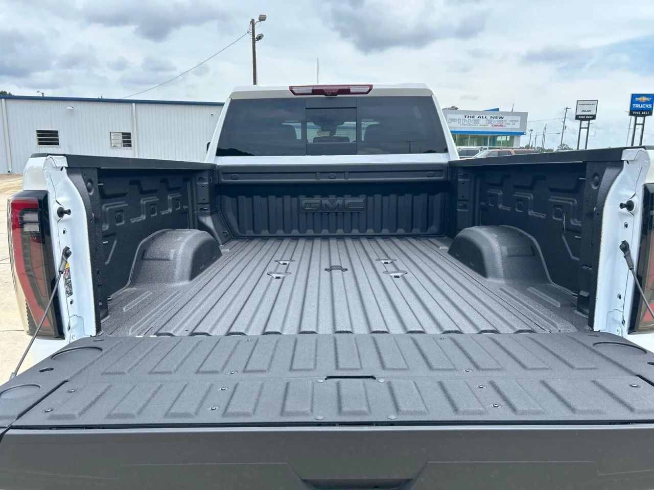 New 2026 Summit White GMC AT4 image 7